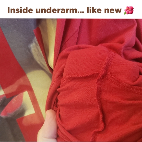 *SALE* Taylor Swift "RED" concert t-shirt / tee, excellent condition, MED - Picture 4 of 5